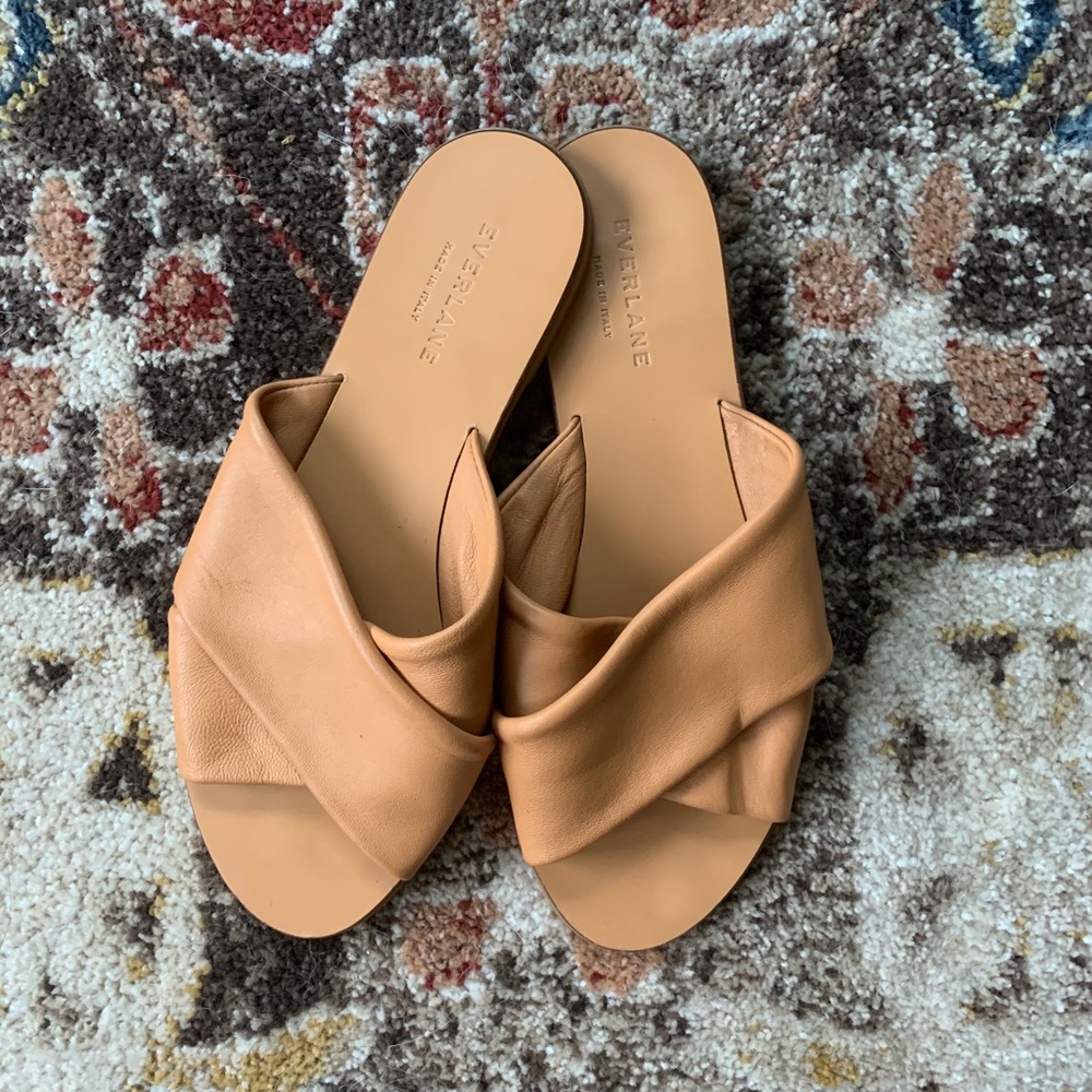 Everlane Day Crossover Sandal in Camel Leather